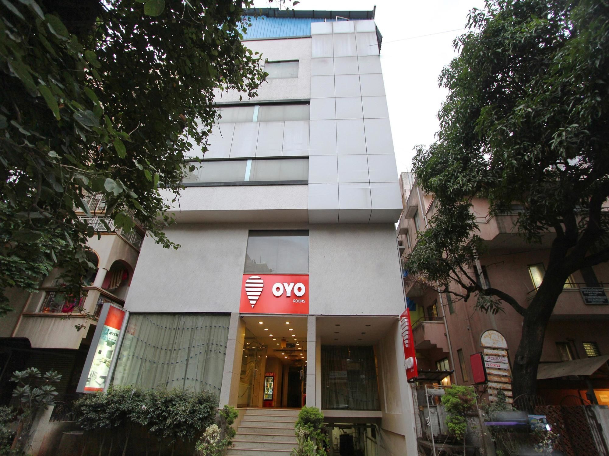 Oyo 435 Hotel Amshi International Bangalore Exterior photo