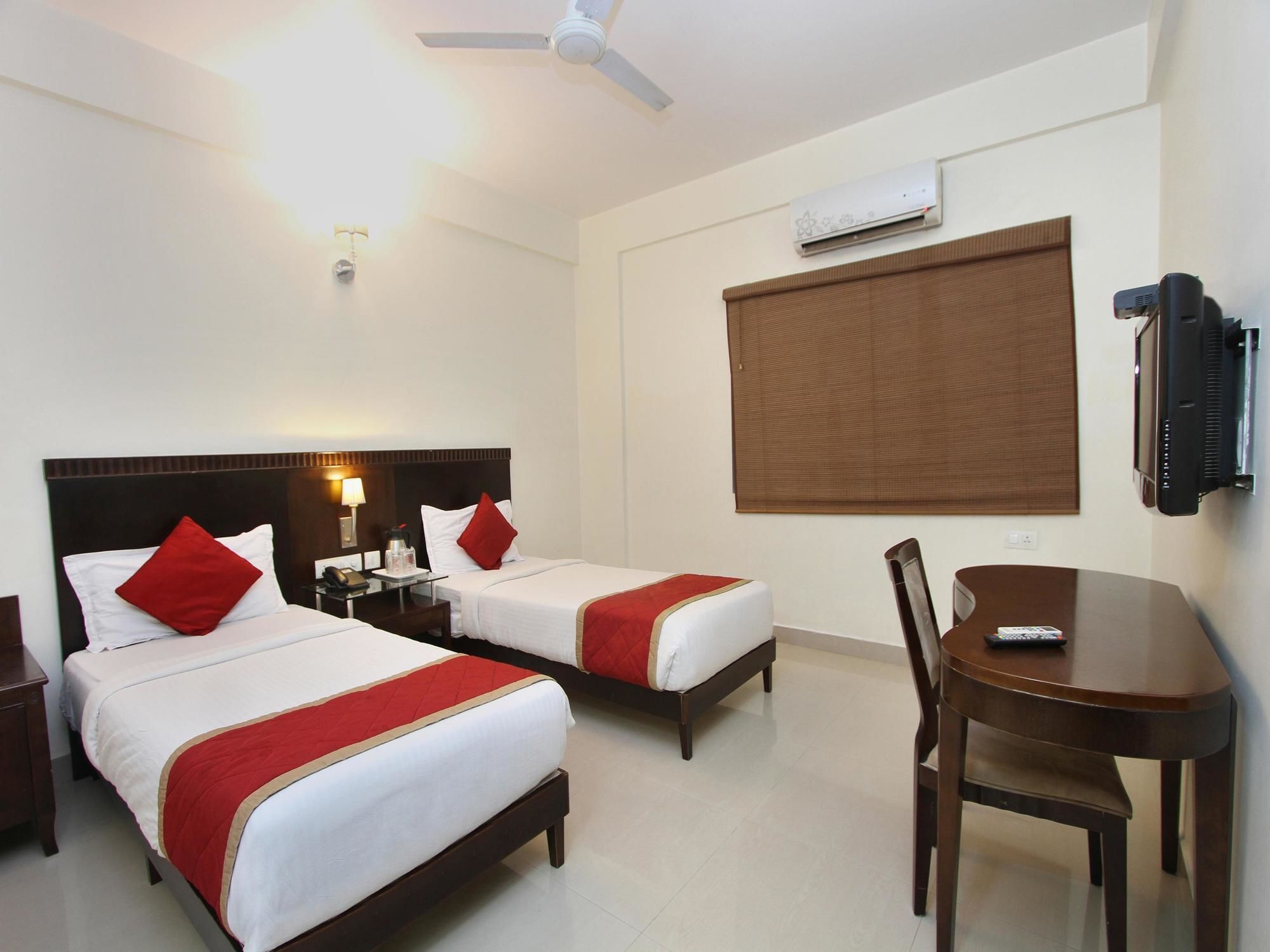 Oyo 435 Hotel Amshi International Bangalore Exterior photo