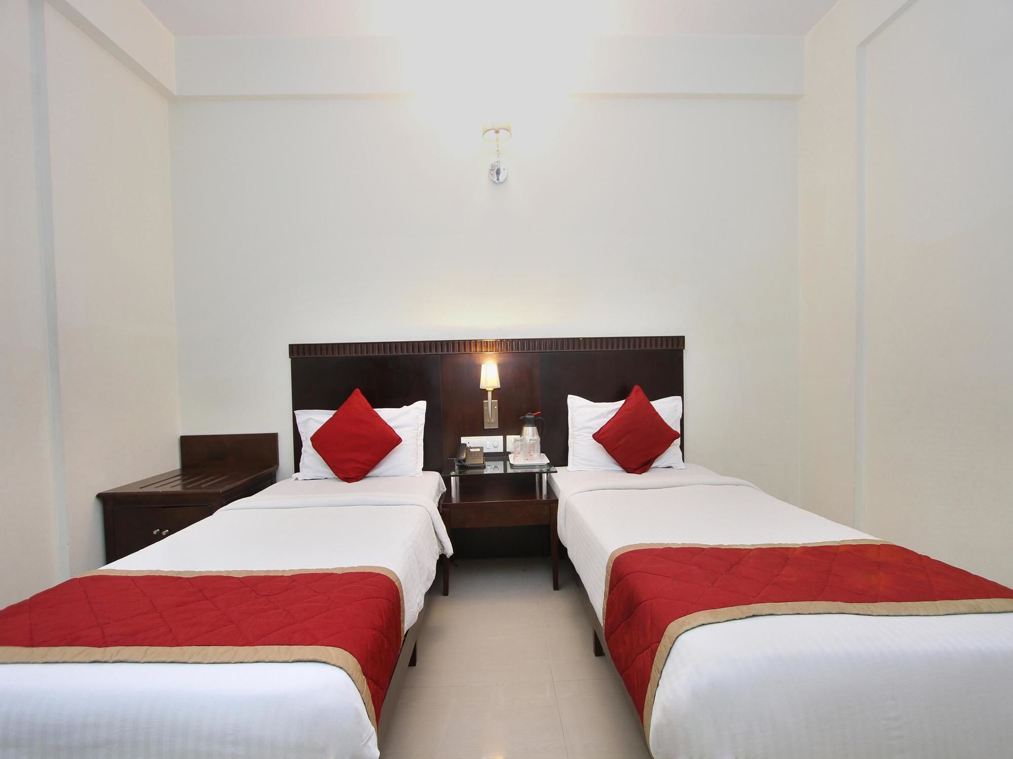 Oyo 435 Hotel Amshi International Bangalore Exterior photo