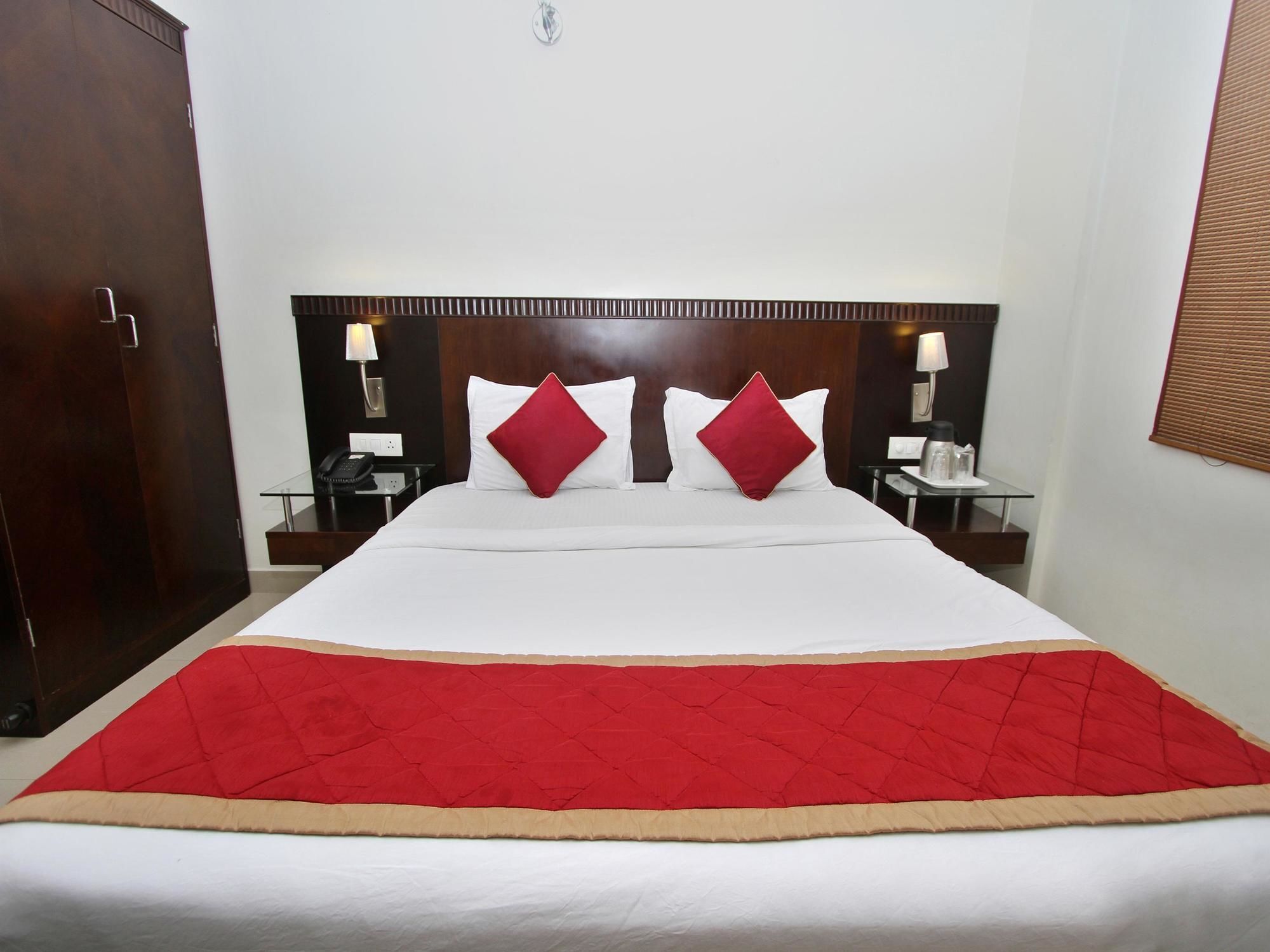Oyo 435 Hotel Amshi International Bangalore Exterior photo